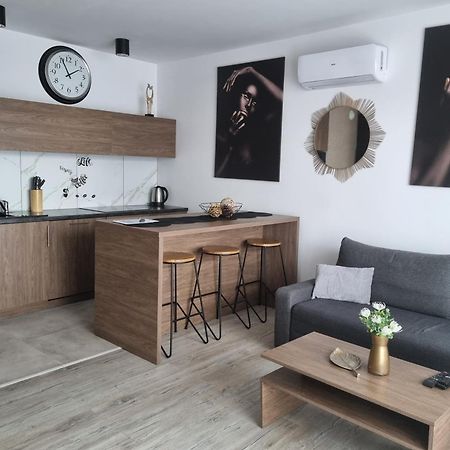 Q Apart Grand - Klimatyzowane 3 Pokojowe Apartamenty Przy Manufakturze Z Garazem Gratis, Fv Łódź Kültér fotó